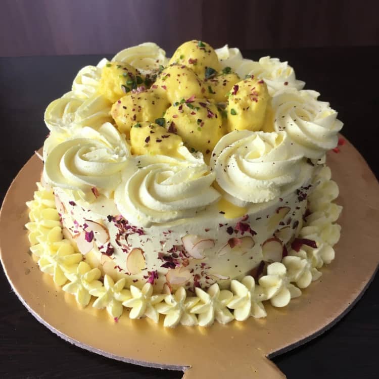 Shop for Fresh Delectable Heart Shape Birthday Cake online - Jalgaon